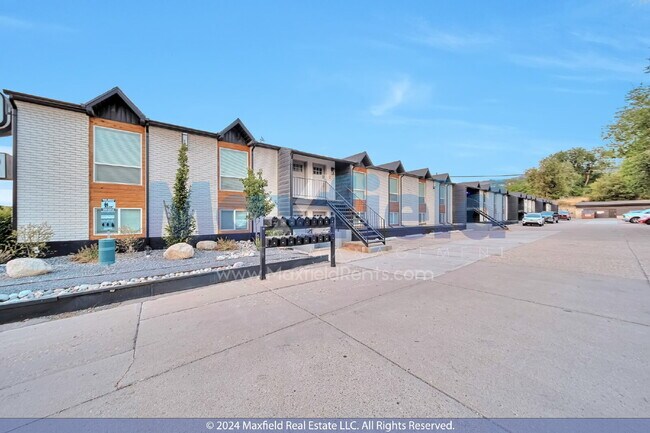 Building Photo - North Salt Lake 2 BD 1 BA - $500.00 Security Deposit OAC -Brookside Lofts Unit 18