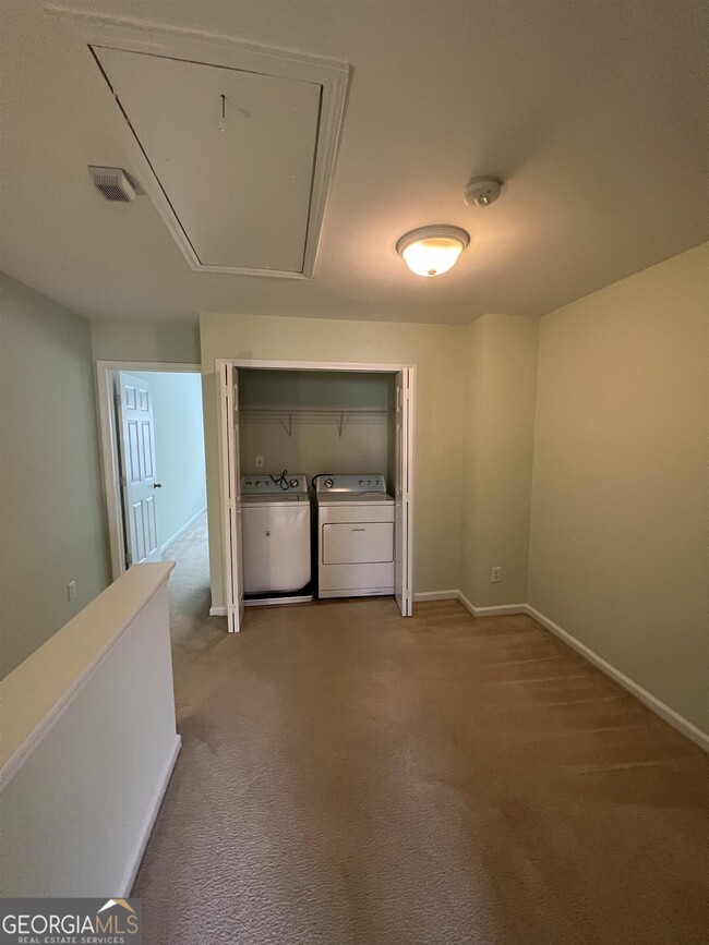 Building Photo - 805 Crestwell Cir