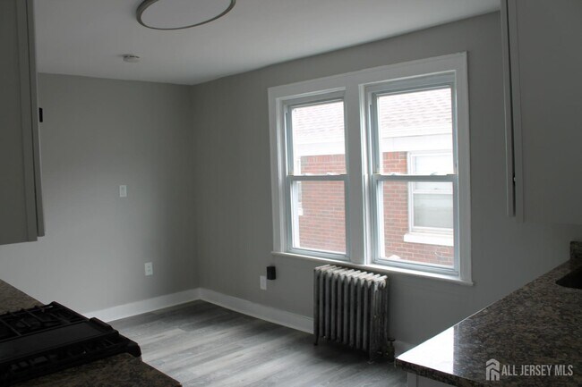 Building Photo - 67 Edgar St