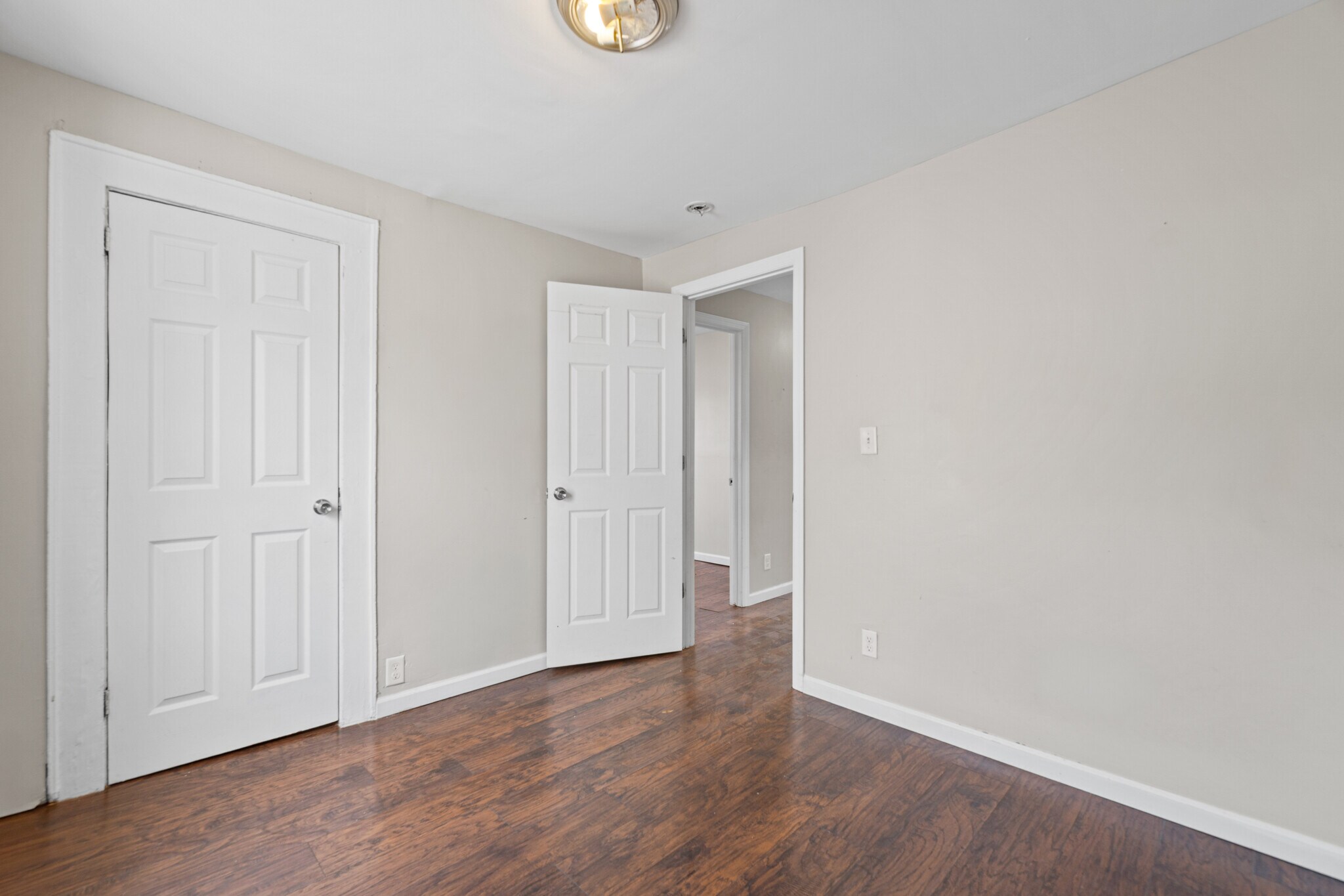 Building Photo - 170 Mapes Ave