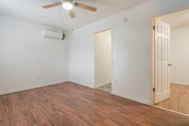 Building Photo - 209 N Mississippi St