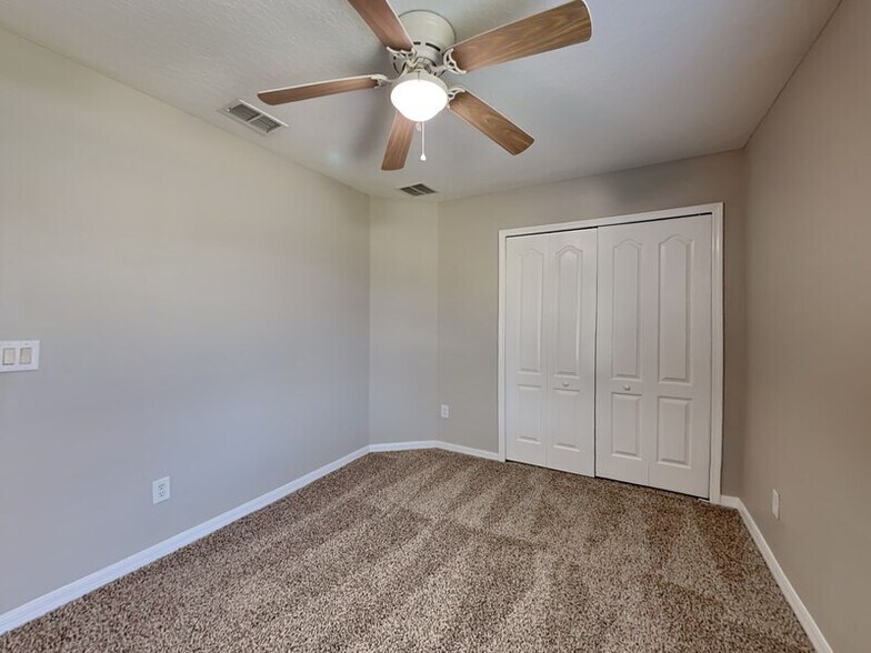 Building Photo - 906 Summit Ash Ct