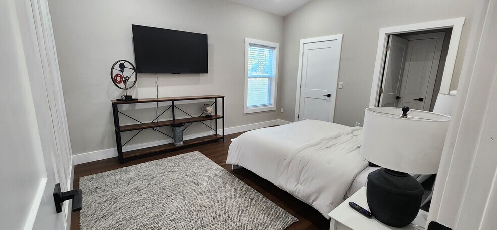 Primary bdrm - 6378 W Flanders Ln