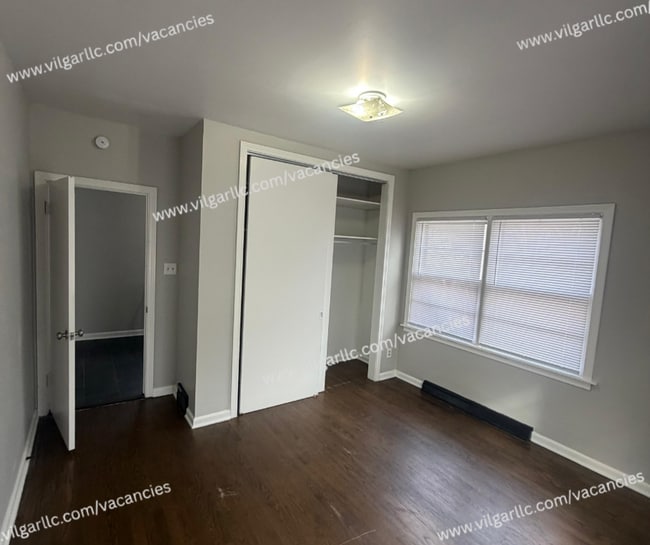 Building Photo - FOR RENT — SPACIOUS 3 BED / 1 BATH HOME