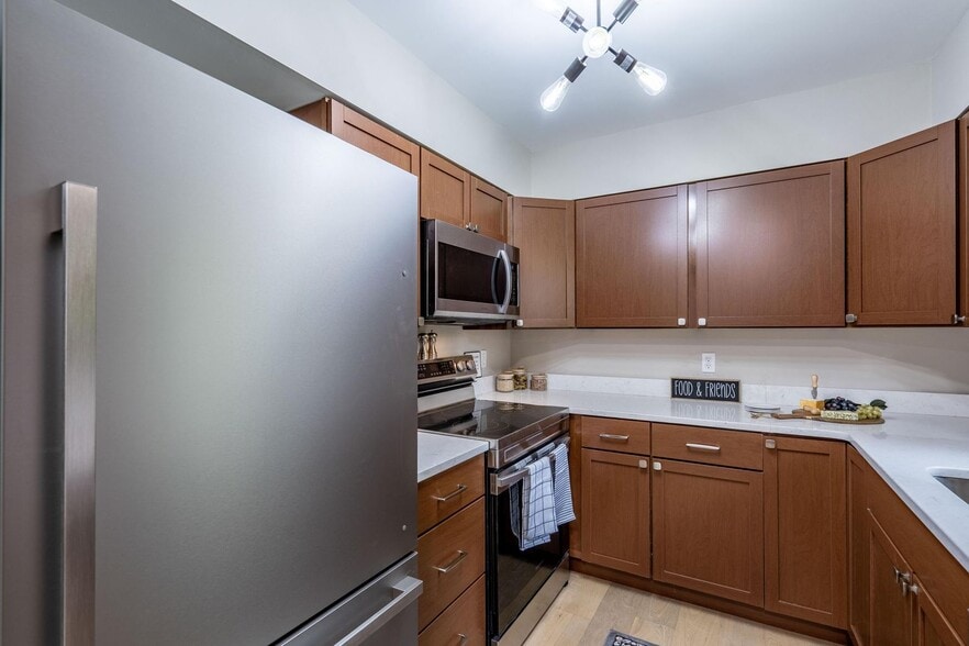 Kitchen - 5536 Central College Rd