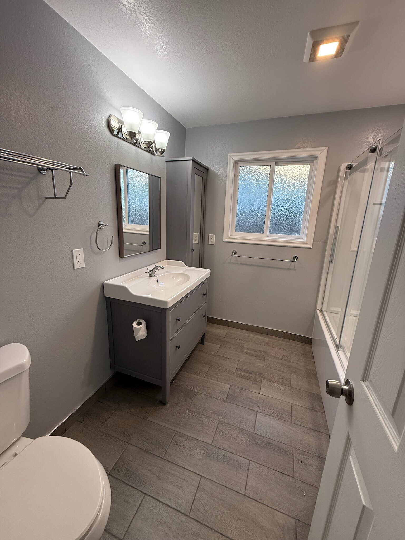 Building Photo - 90 Meadow Ter