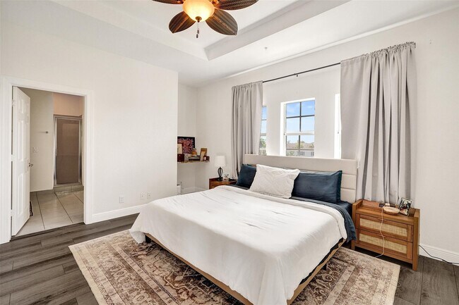 Building Photo - 228 SW 6th Ct