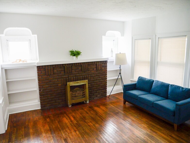 Building Photo - 2580 E 127th St