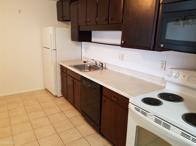 Building Photo - 1 br, 1 bath Apartment - 435 Shirley St 26