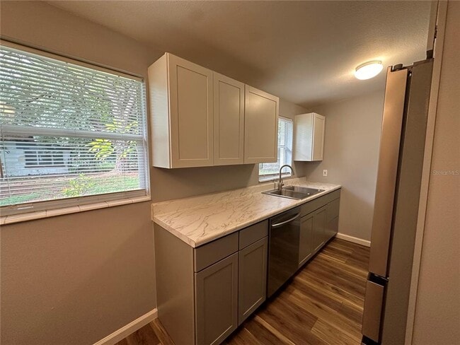 Building Photo - 3805 7th Ave W