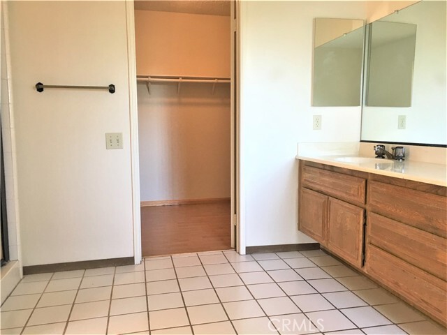 Building Photo - 648 Scottsbluff Dr