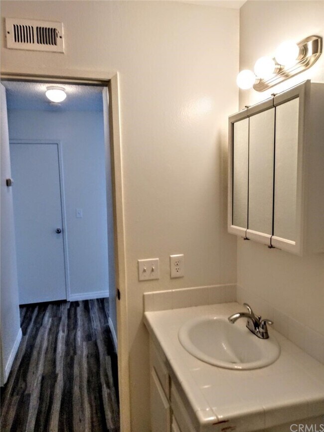 Building Photo - 34042 Alcazar Dr