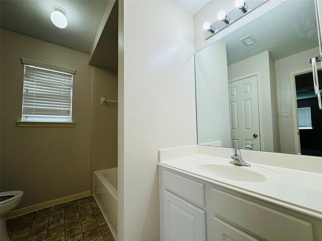 Building Photo - 8003 Beech Park Ln