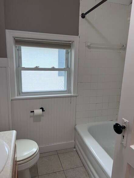 Building Photo - 1133 Michigan Ave