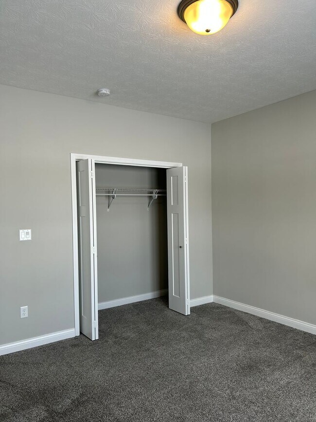 Building Photo - 4331 Foal Dr