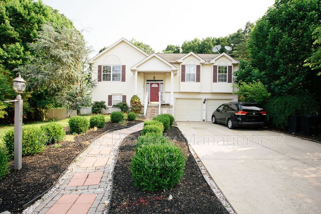 Primary Photo - 712 Sage Hill Dr