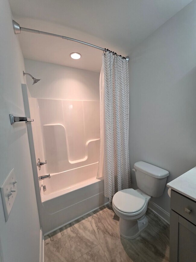 Building Photo - 3-Bedroom Townhome with Bonus Room & Resort-Style Amenities -No Pets