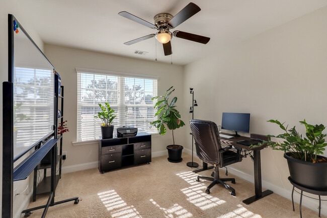 Building Photo - 413 Ferguson Ln