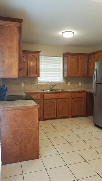 Building Photo - 3706 Wyndham Ave