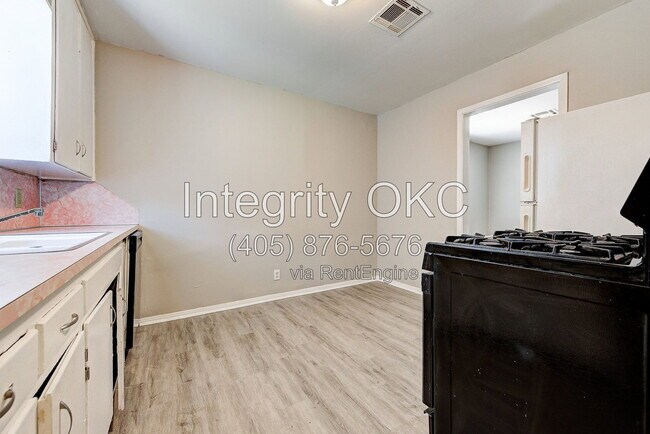 Building Photo - 416 Reed Pl
