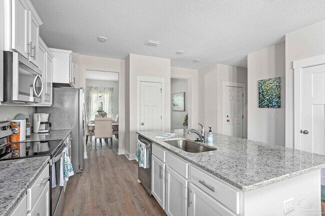 Building Photo - 14342 Gardenglen Dr