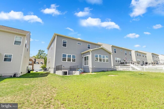 Building Photo - 2053 Whithorn Hl