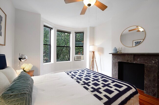 Building Photo - 261 1st St