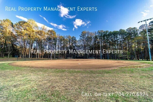 Building Photo - 4115 Merlane Dr