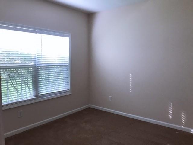 Building Photo - 912 Park Hollow Way NE