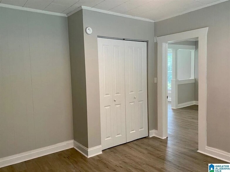 Building Photo - 917 School Terrace