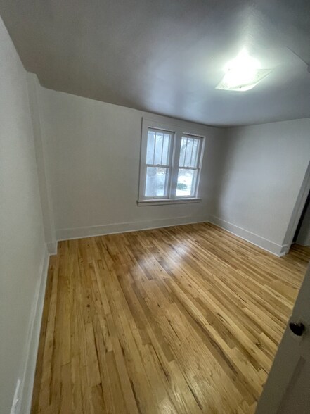Building Photo - 3232 Leahy St