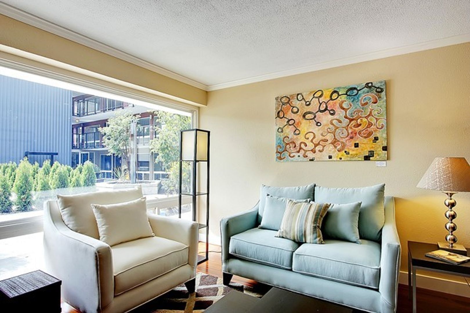 Building Photo - Capitol Hill One Bedroom Condo For Rent