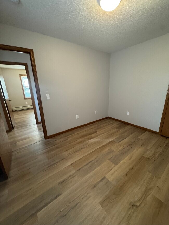 Building Photo - 314 W 4th St