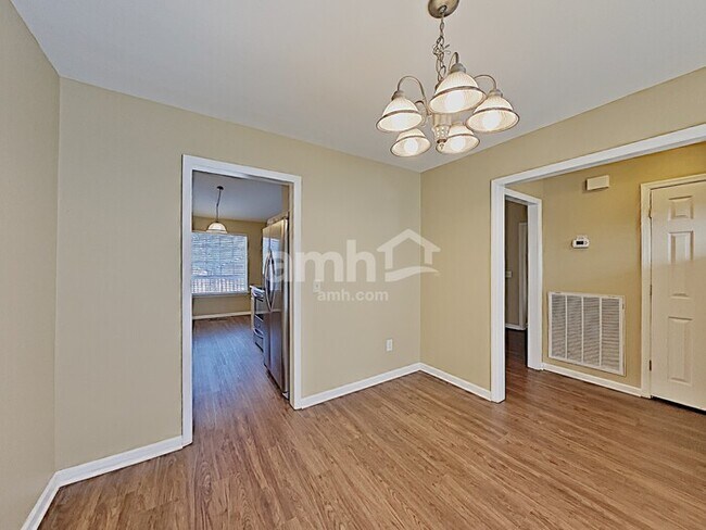 Building Photo - 111 Bennett Dr