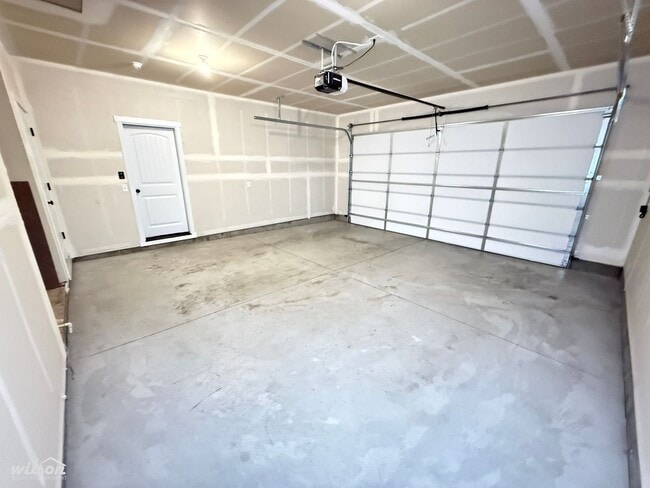 Building Photo - Modern 3-Bed Moxee Home with Huge Fenced Yard & Covered Patio
