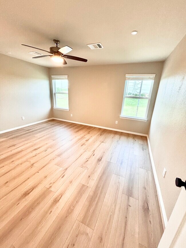 Building Photo - 2830 Scanlan Mdw