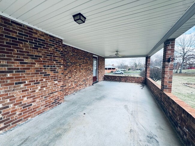 Building Photo - Charming Brick Ranch Home in Campbell County
