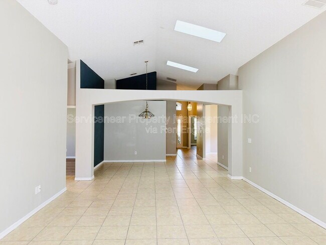 Building Photo - 2506 Oneida Loop