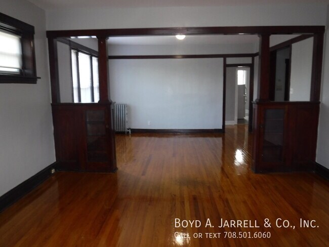 Building Photo - 9548 S Prairie Ave