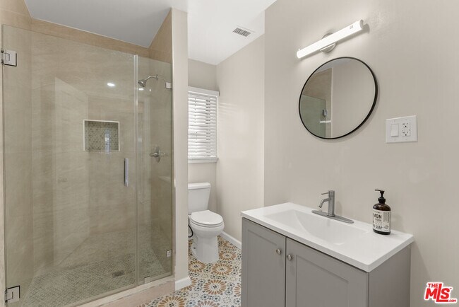 Building Photo - 8905 S Wilton Pl