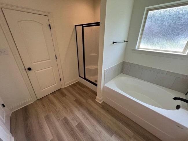 Building Photo - Trendy, 3 bedroom, 2 bath home in coveted Kenilworth Crossing Community near LSU