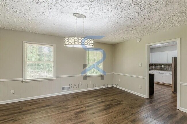 Building Photo - Move in before November 30th and choose your reward: a $250 Amazon Gift Card or a 55 Smart TV!