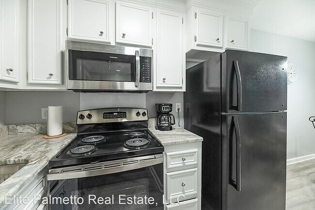 Building Photo - 2 br, 1 bath House - 3930 Azalea Drive Unit D