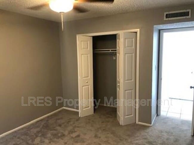 Building Photo - 139 Scottsdale Square