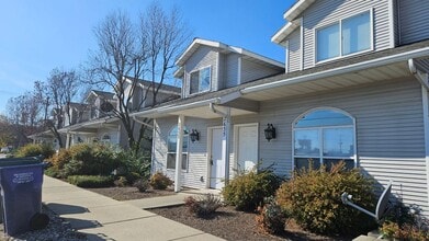 Building Photo - 2635-2635 N Howard St