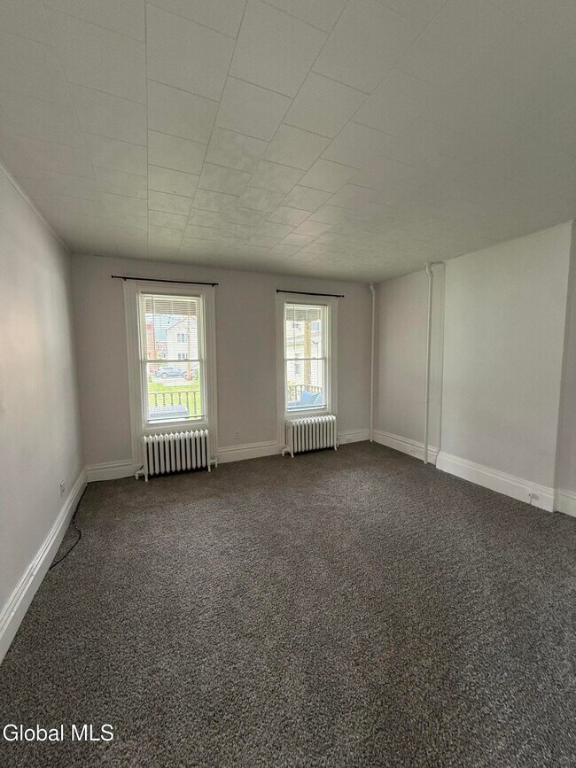 Building Photo - 105 Hudson Ave
