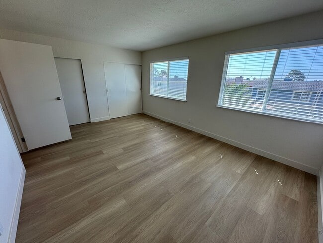 Building Photo - Beautifully Renovated 4-Bedroom Home in We...