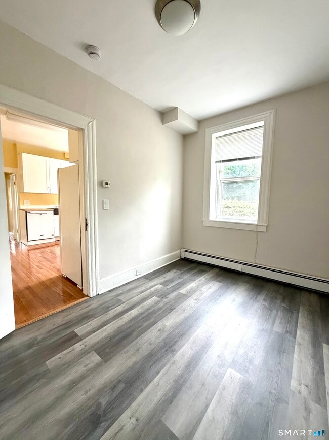 Building Photo - 74 Linden Ave