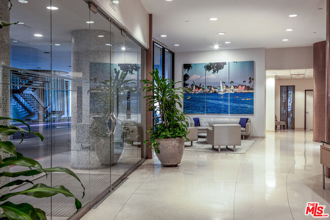 Building Photo - 4267 Marina City Dr