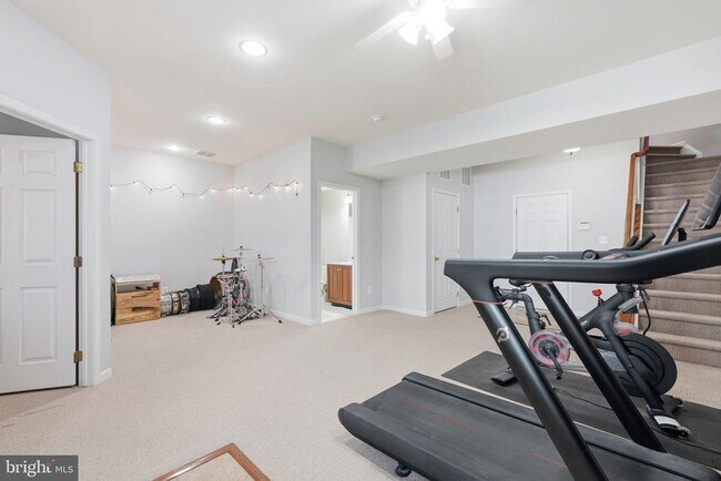 Building Photo - 20060 Northville Hills Terrace